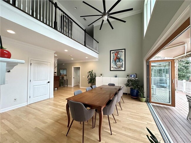 Building Photo - 3232 Brookview Rd