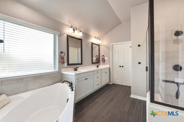 Building Photo - 1802 Rustic Manor Dr