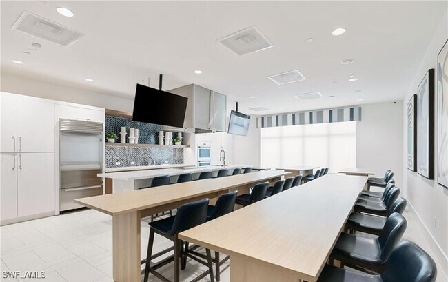 Building Photo - 11536 Jacaranda Dr