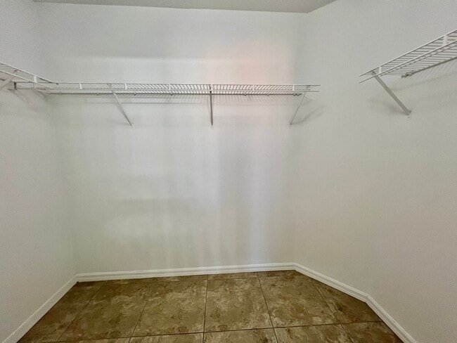 Building Photo - 3 Bedroom 2 Bath in Torino