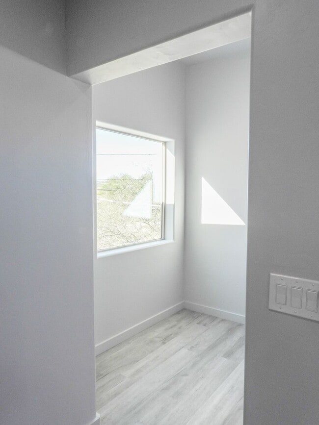 Building Photo - 3 Bedroom 2.5 Bath Home