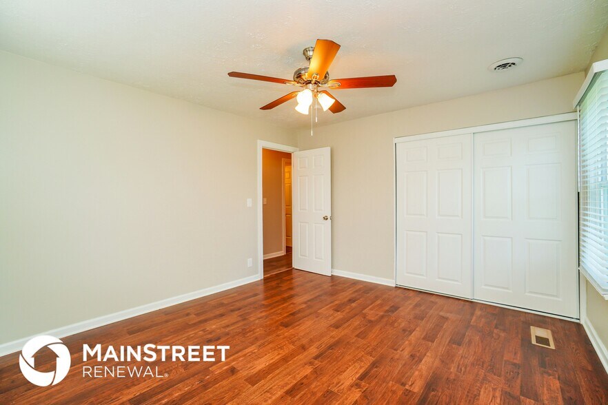 Building Photo - 200 Crestview Dr