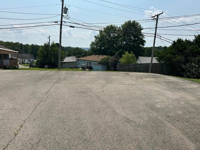 Building Photo - 788 Ridgeview Dr