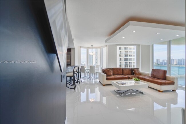 Building Photo - 6000 Island Blvd