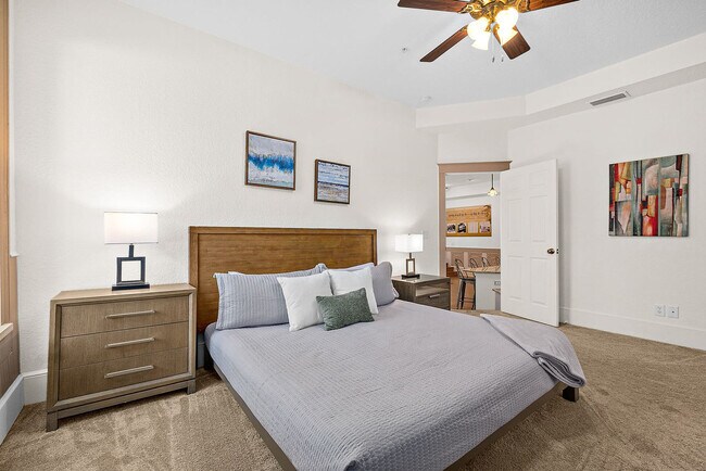 Building Photo - 92 Washington St