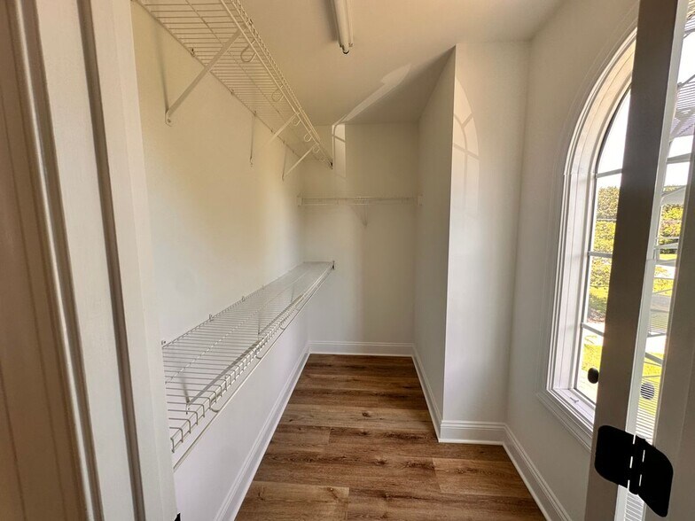 Building Photo - 7845 Melcombe Way