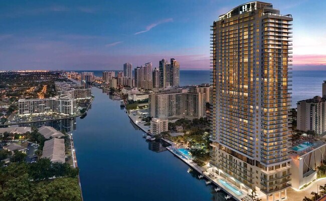 Building Photo - 4010 S Ocean Dr