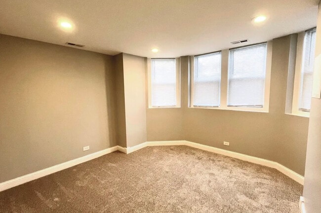 Building Photo - 311 W Harrison St