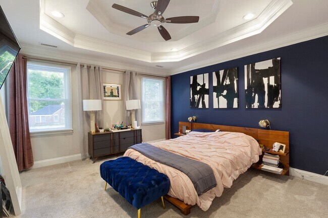 Building Photo - Beautifully Updated Two-Story 3/2.5 w/ Huge Fully Fenced Backyard!