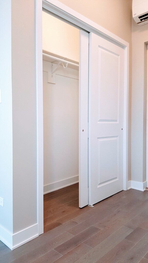 Building Photo - New Micro Studio in Lincoln Park