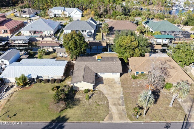 Building Photo - 205 Sunset Ln