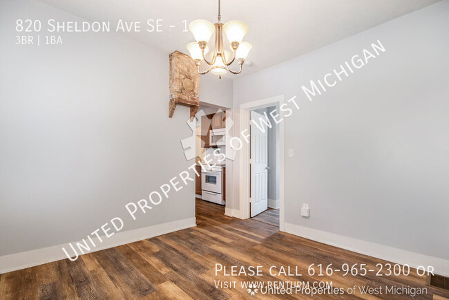 Building Photo - Available Now | 3 Bedroom 1 Bath Lower Lev...