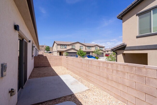 Building Photo - 548 N 550 W