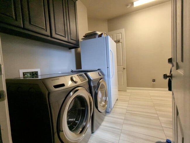 Building Photo - 204 Southern Carina Dr