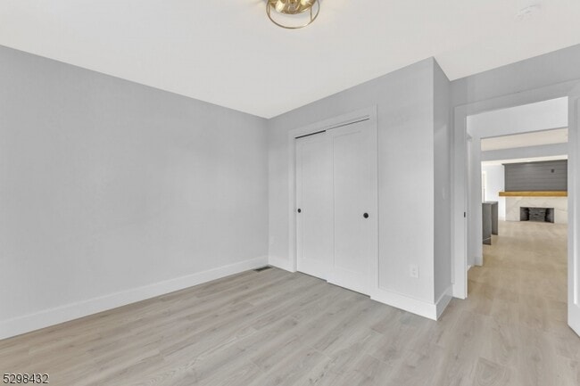 Building Photo - 317 Montclair Ave