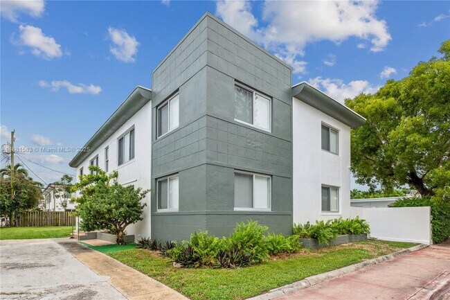 Building Photo - 740 82nd St