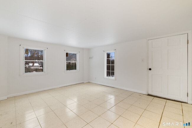 Building Photo - 60 Ferris Ave