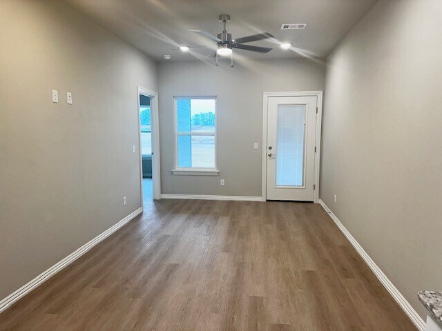 Building Photo - 1507 SW Casuarina Dr