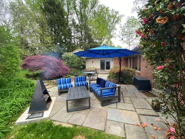 Building Photo - 6805 Millwood Rd