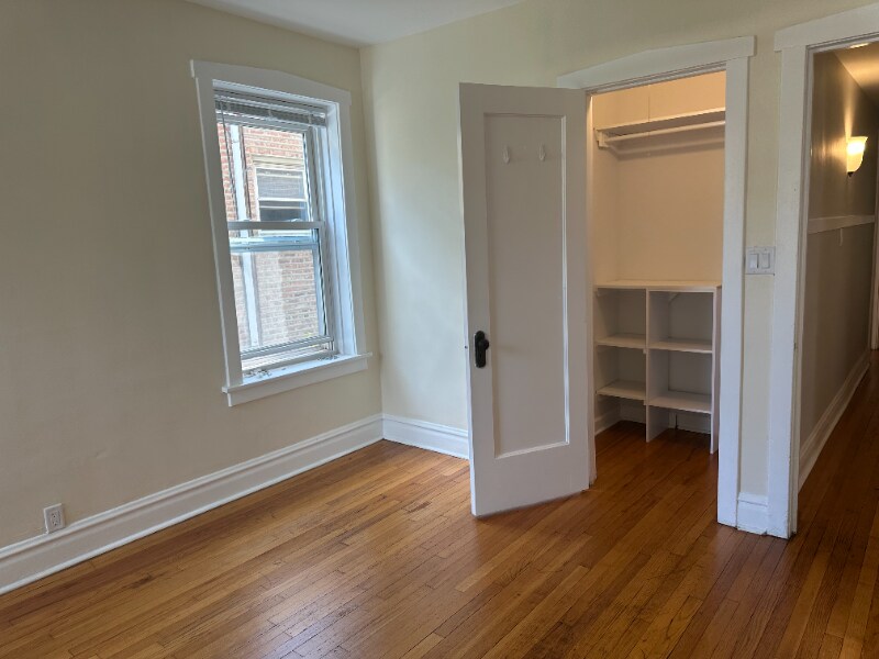 Building Photo - 4237 N Ashland Ave