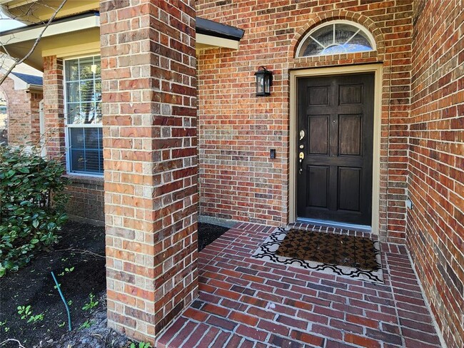 Building Photo - 21827 Sierra Long Dr