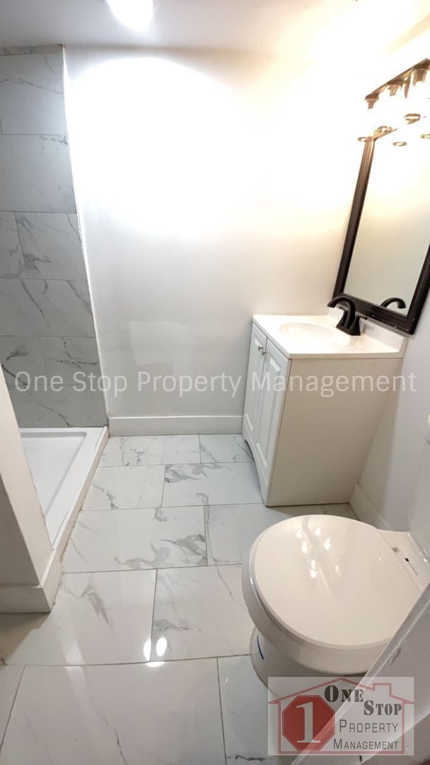 Building Photo - 3 Bedroom 2 Bathroom home in Kansas City!