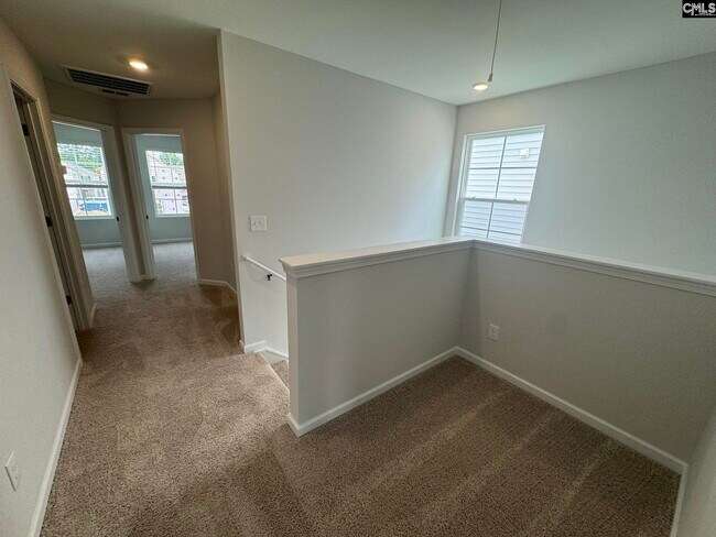 Building Photo - 421 Pinaster Path