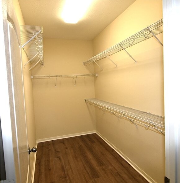 Building Photo - 19439 Suffolk Hollow Ln