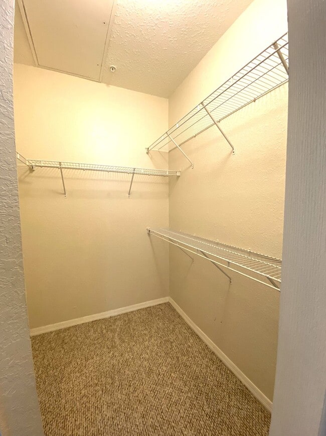 Building Photo - 6129 Metrowest Blvd