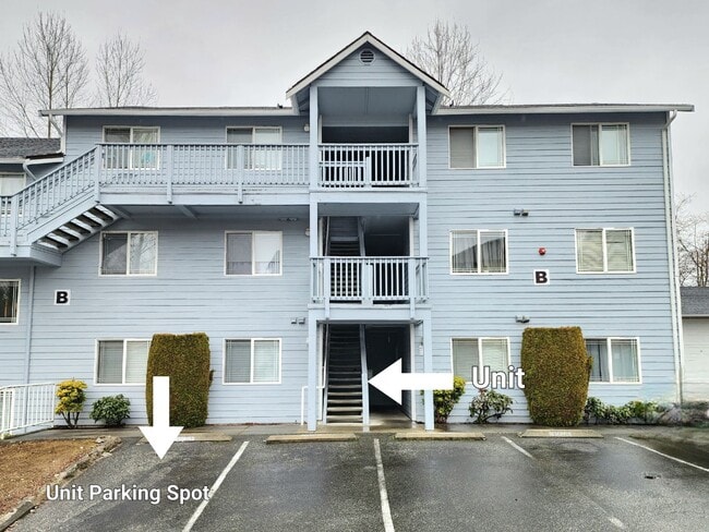 Building Photo - 2 Bed/ 2 Bath Condo Everett Near Boeing and Paine Airport
