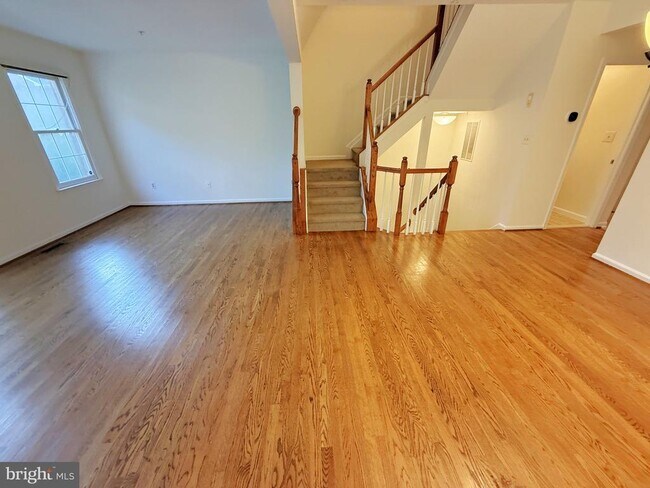 Building Photo - 5506 Whitley Park Terrace