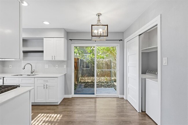 Building Photo - 6002 Tracy Lynn Ln