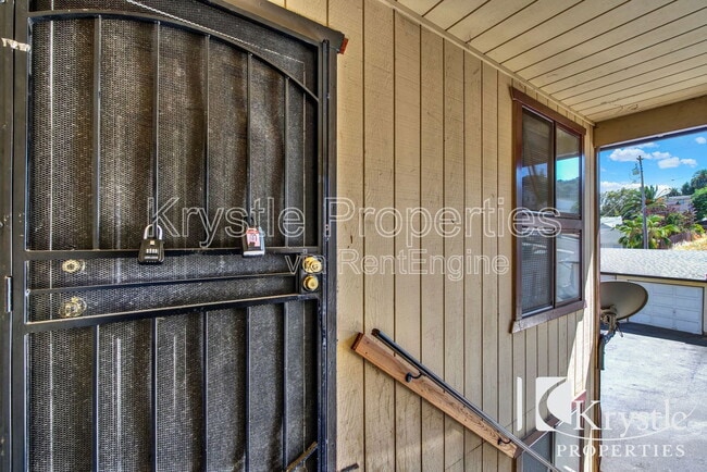 Building Photo - 136 Frisbie St