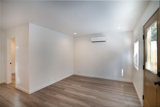 Building Photo - 8683 Rainbow Ave