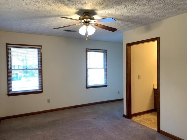 Building Photo - 1107 Booth Ct SW