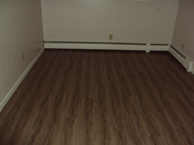 Building Photo - 206 College Ave