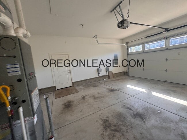 Building Photo - 3 Bedrooms | 2 Bathrooms | 1,800 Sq. Ft. |...