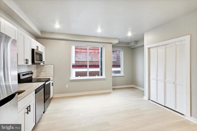 Building Photo - 316 S 52nd St