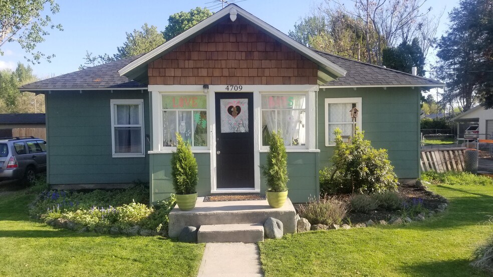 Primary Photo - 4709 W Irving St