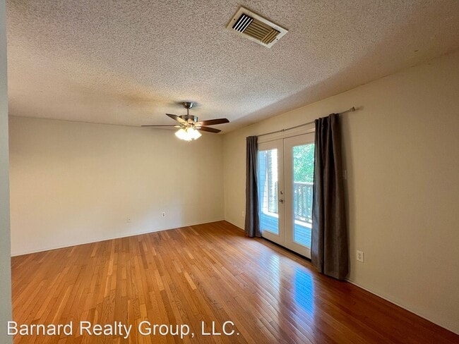 Building Photo - 2 br, 1 bath House - 402 Fredericksburg #1...