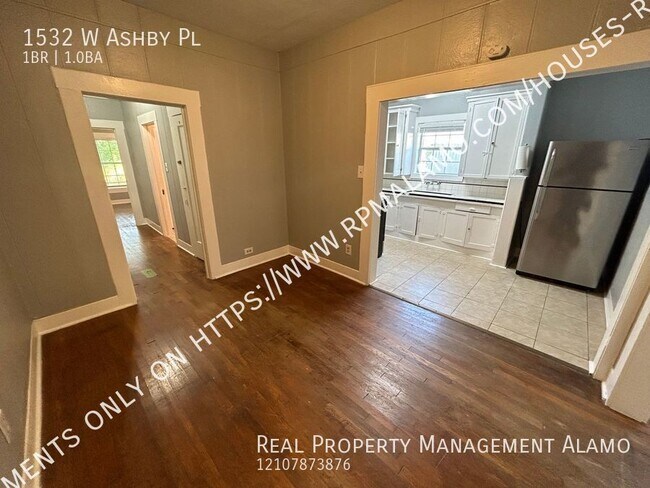 Building Photo - Charming 1-Bedroom Duplex Near Downtown Sa...