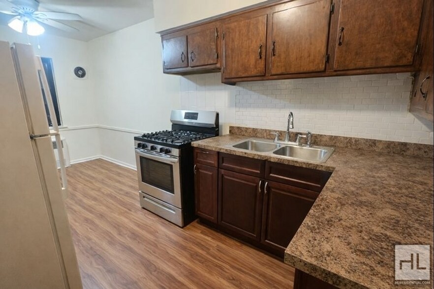 Building Photo - 24 STREET