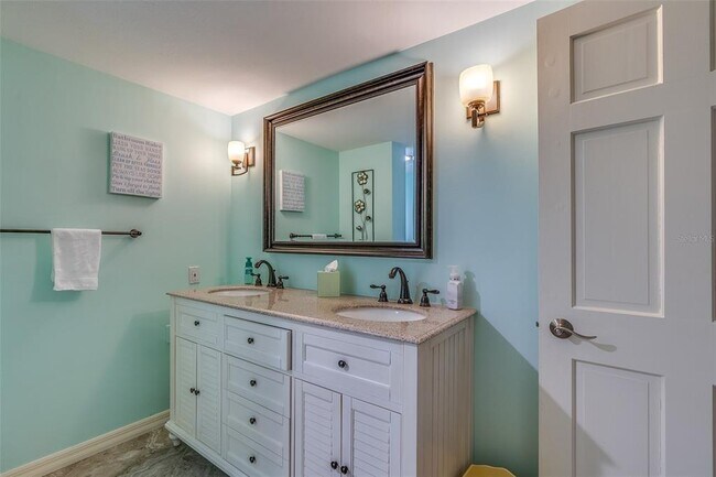 Building Photo - 6500 Sunset Way