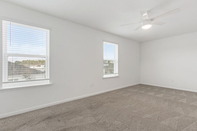 Building Photo - Spacious 5-Bedroom Home with Office, Den & Included Electric!