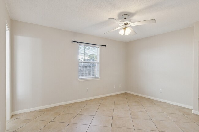 Building Photo - 1861 Dolphin Dr