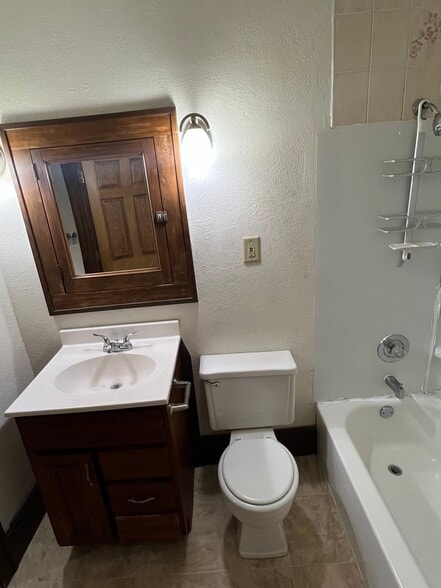 Bathroom - 5627 W Burnham St