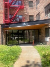 Building Photo - 671 Bronx River Rd