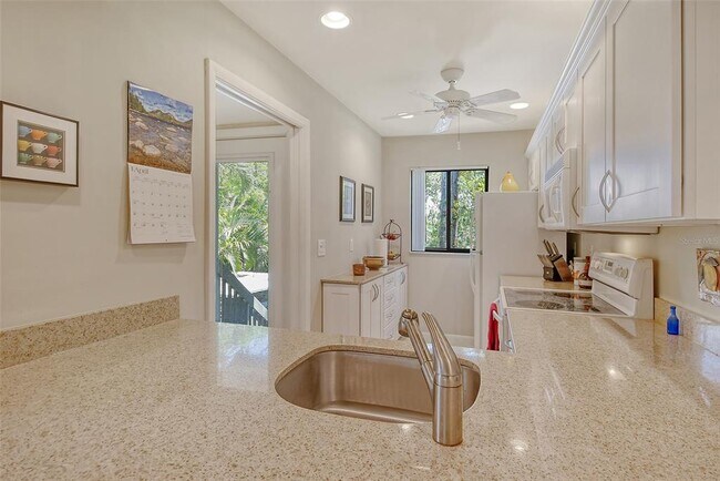 Building Photo - 1720 Glenhouse Dr