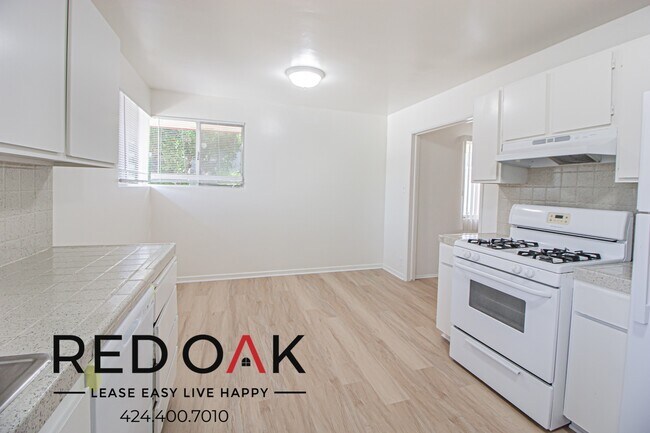 Building Photo - 854 5th St