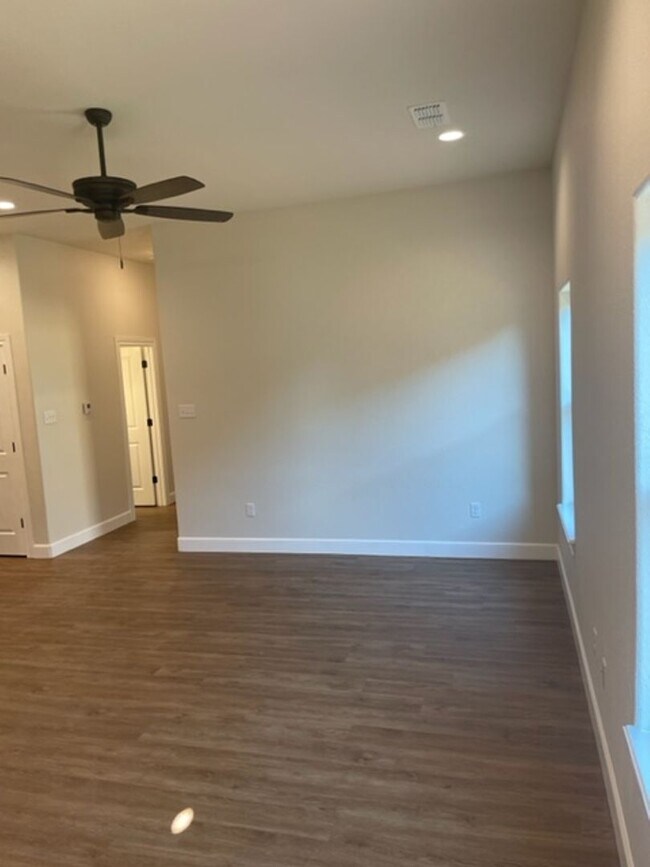 Building Photo - 7328 Mountain View Rd